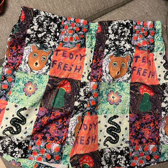 Teddy fresh myfawnwy shorts Large - Picture 2 of 4